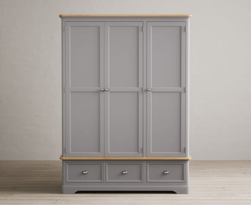 sto025 bridstowlightgrey triplewardrobe fhl 02 08 satinsilver a updated